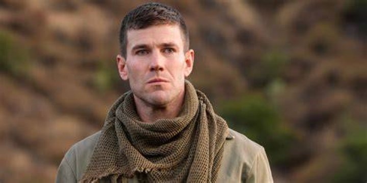 Austin Stowell — PICS