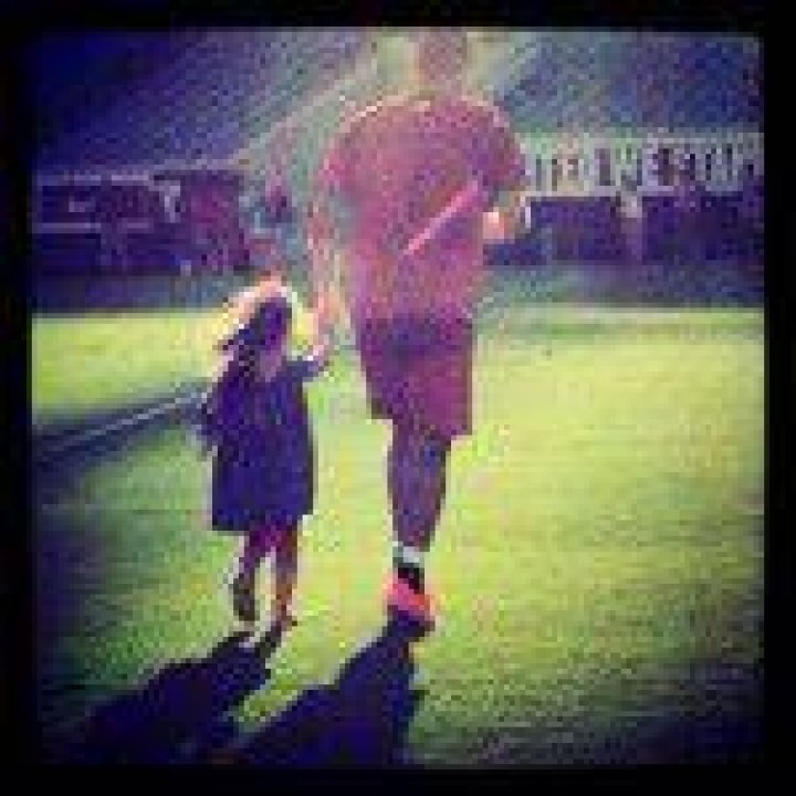 _Clint-Dempsey-7