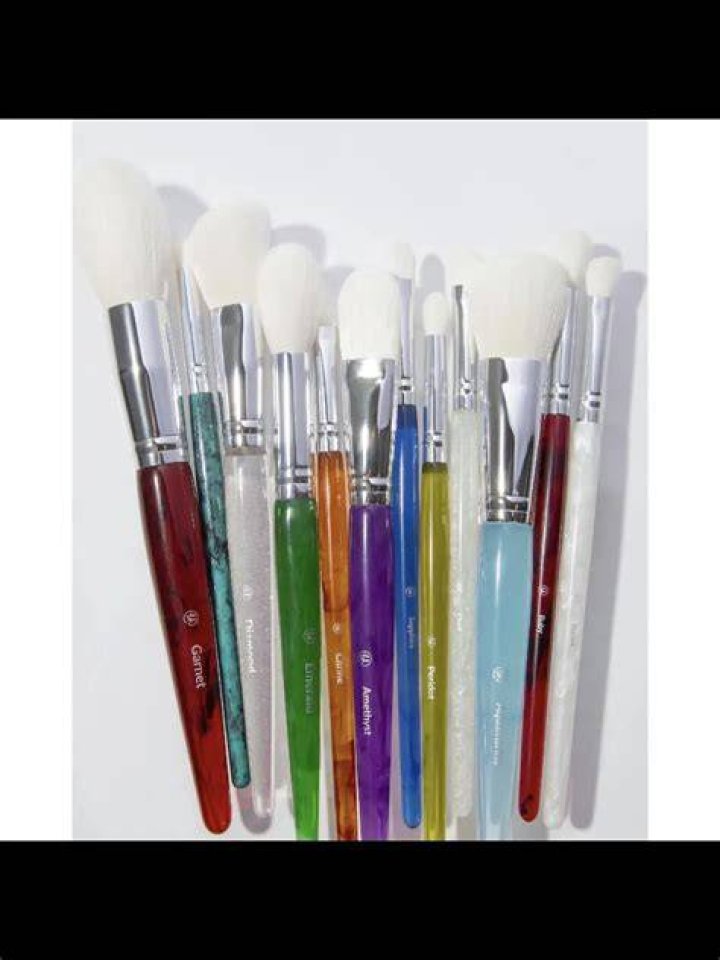 makeup-brush